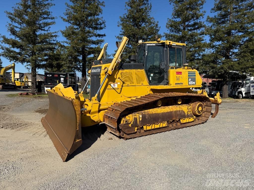 Komatsu D65PX-18 Kāpurķēžu buldozeri