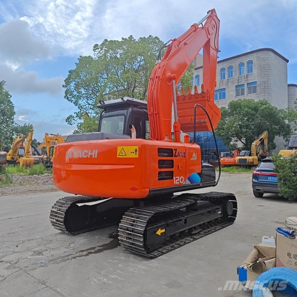 Hitachi ZX 120 Kāpurķēžu ekskavatori