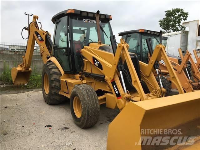 CAT 430F Ekskavatori-iekrāvēji