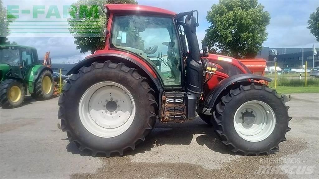 Valtra n174 Traktori