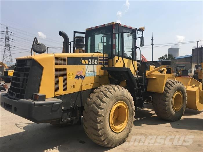 Komatsu WA 380 Iekrāvēji uz riteņiem