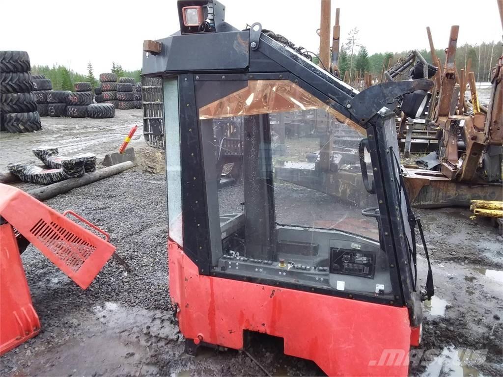 Valmet 911.1 Kabīnes un interjers