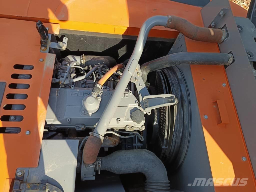 Hitachi ZX240 Kāpurķēžu ekskavatori