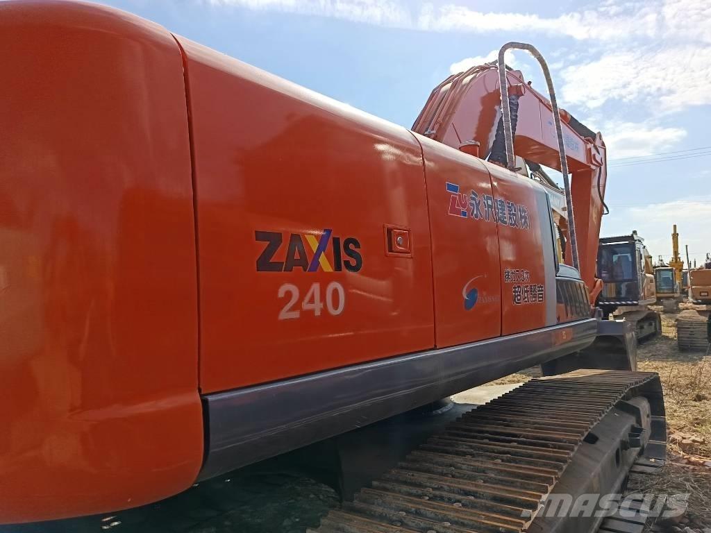 Hitachi ZX240 Kāpurķēžu ekskavatori