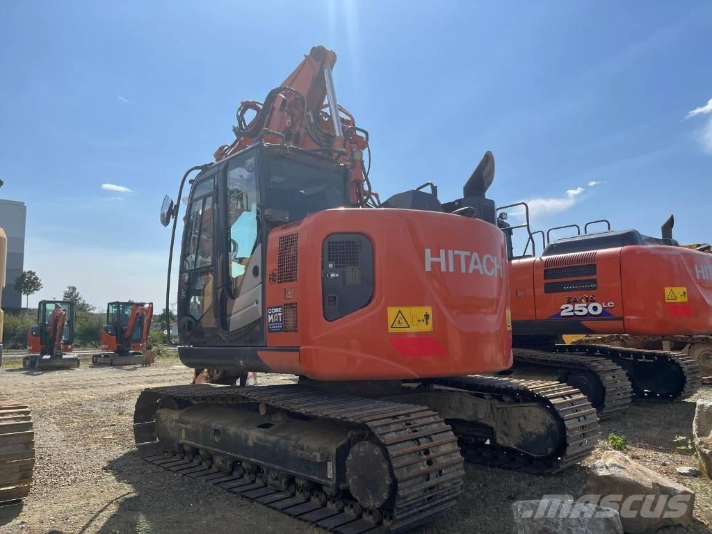 Hitachi ZX135US-6-2P Kāpurķēžu ekskavatori