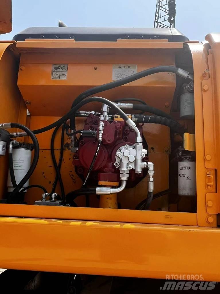 Hyundai R210W-7 Ekskavatori uz riteņiem