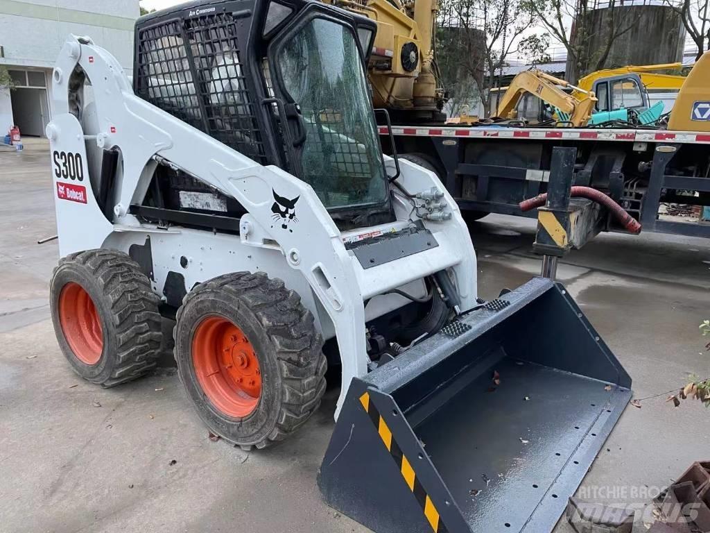 Bobcat S300 Lietoti riteņu kompaktiekrāvēji