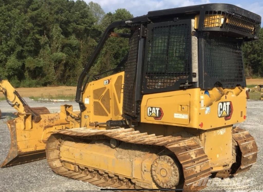 CAT D 3 Kāpurķēžu buldozeri