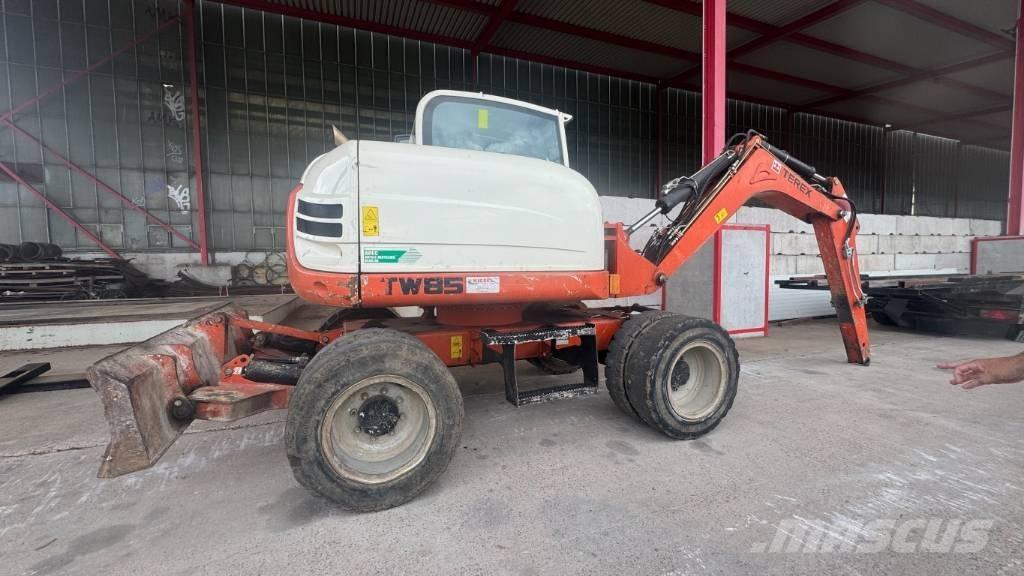 Yanmar TW 85 Ekskavatori uz riteņiem