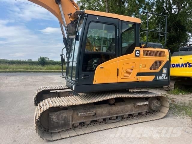 Hyundai HX140L Kāpurķēžu ekskavatori