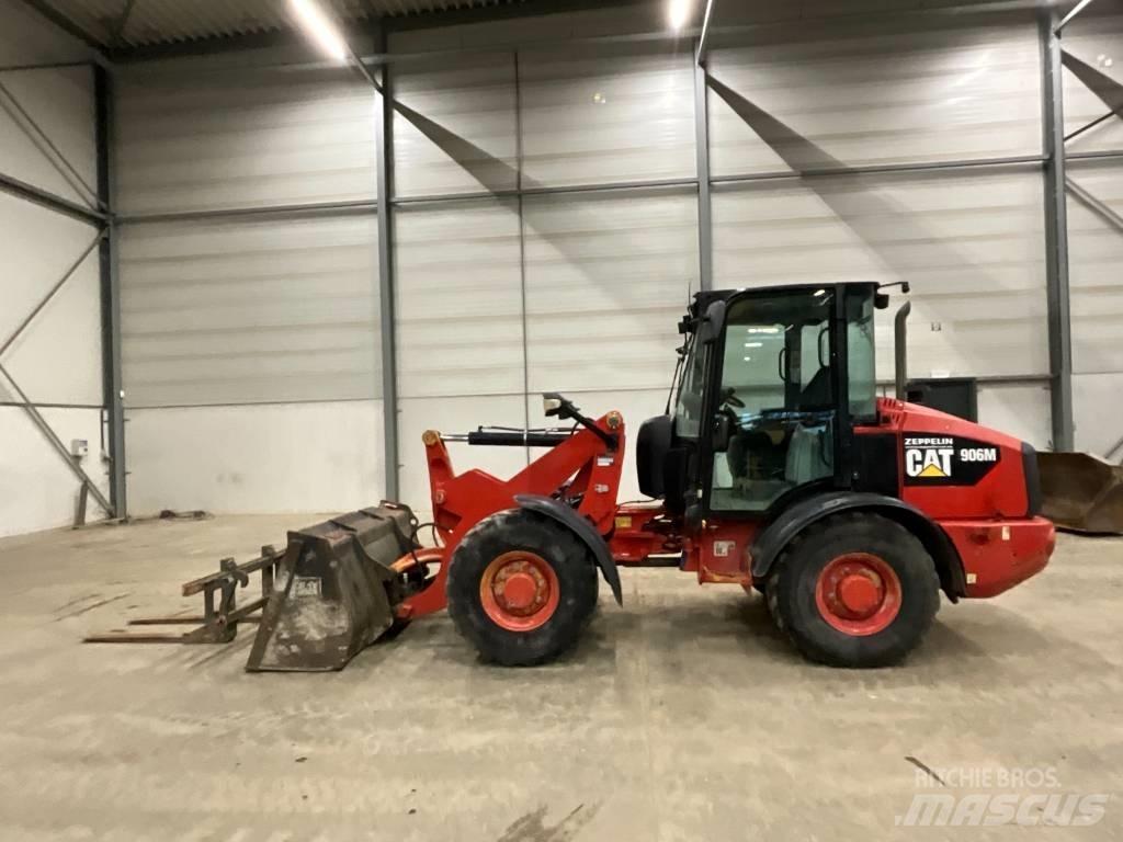 CAT 906 M Iekrāvēji uz riteņiem