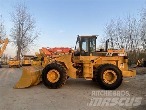 CAT 950 F Iekrāvēji uz riteņiem