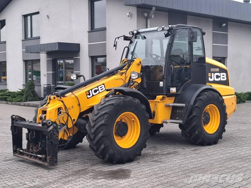 JCB TM 320 AGRI Lauksaimniecības pacēlāji