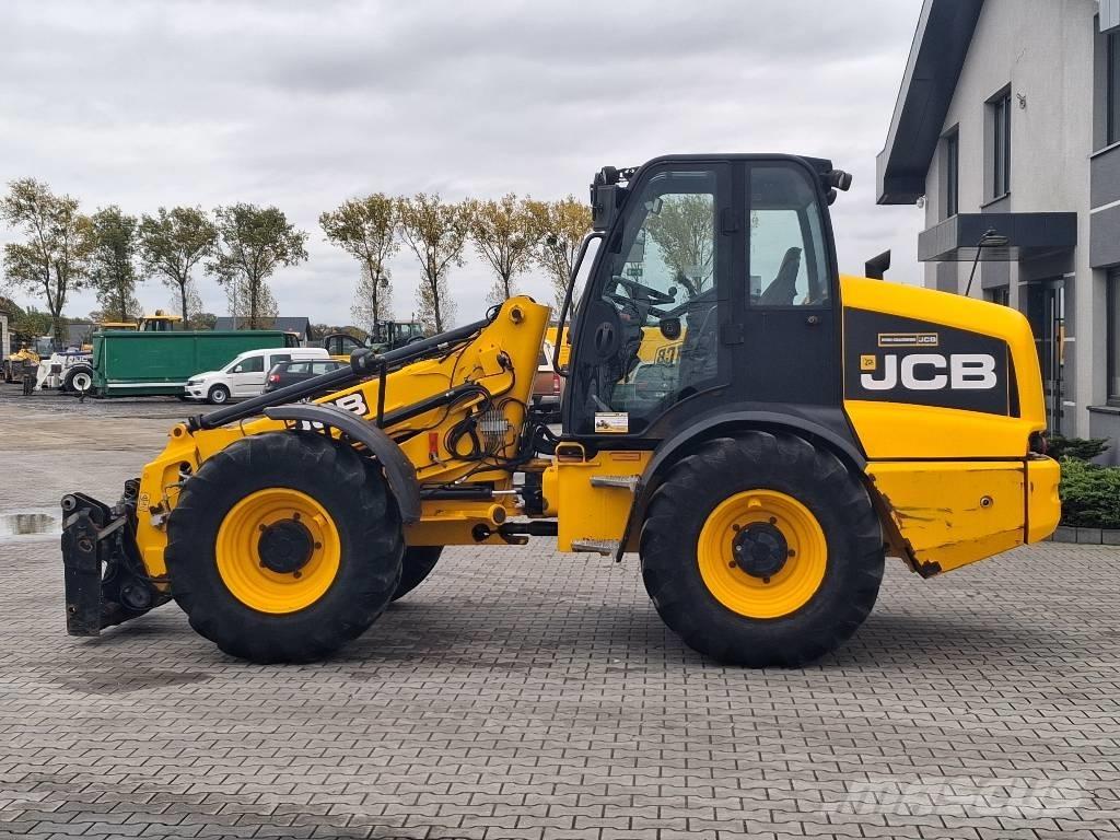 JCB TM 320 AGRI Lauksaimniecības pacēlāji