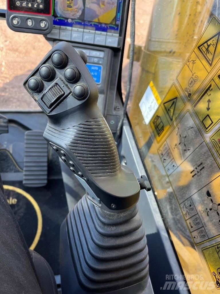 Komatsu HB 365LC-3E0 Kāpurķēžu ekskavatori