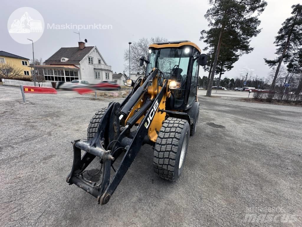 JCB 406 Iekrāvēji uz riteņiem