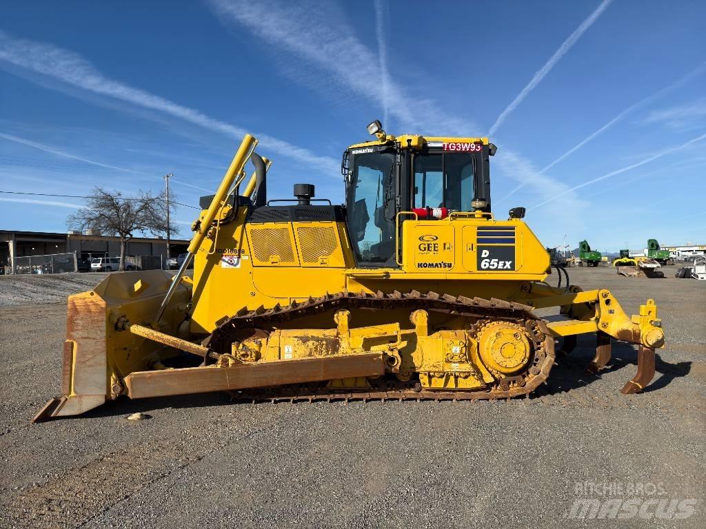 Komatsu D65EX-18 Kāpurķēžu buldozeri