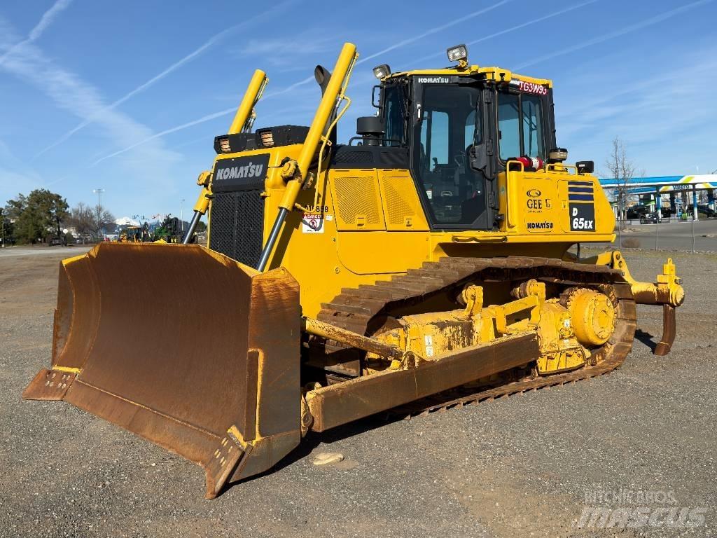 Komatsu D65EX-18 Kāpurķēžu buldozeri