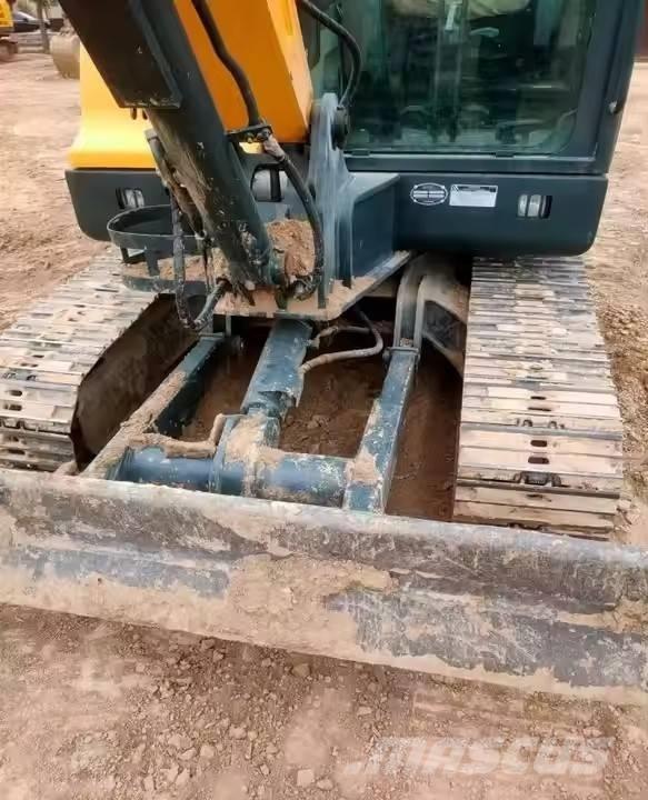 Hyundai 60vs Kāpurķēžu ekskavatori