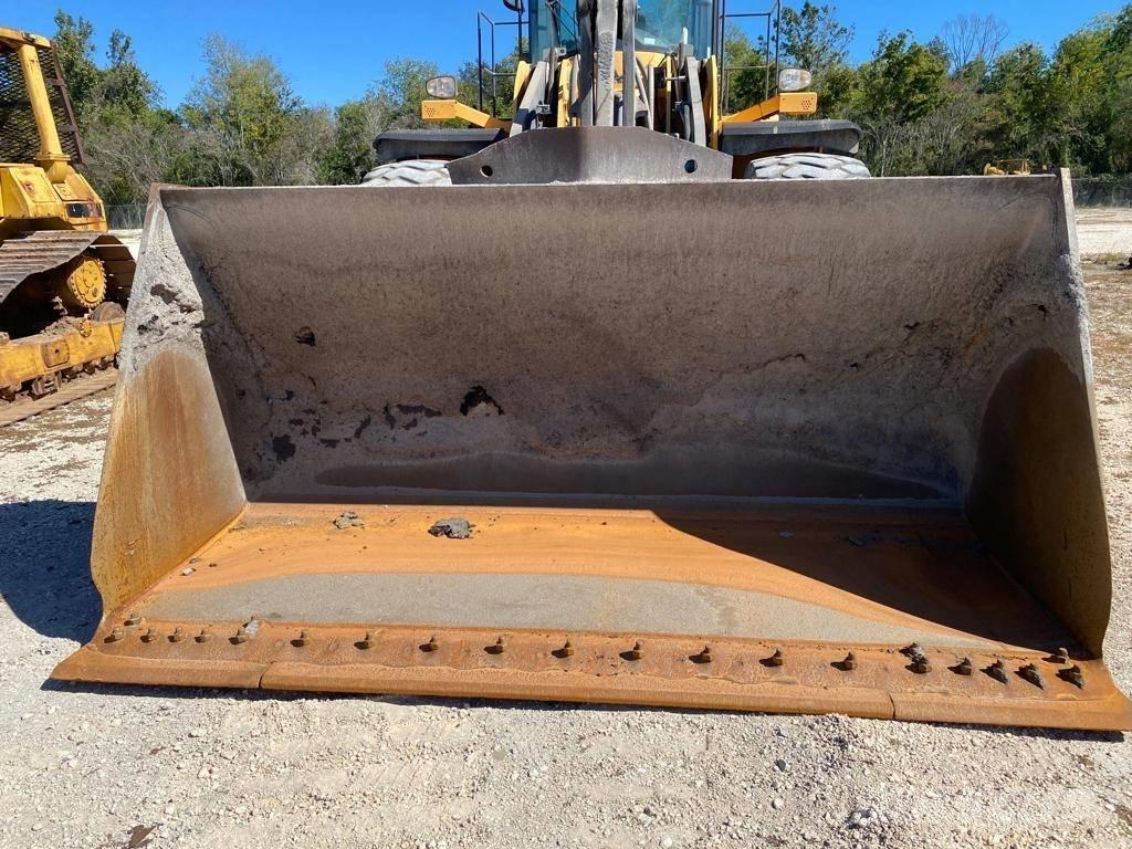 Volvo L 220 H Iekrāvēji uz riteņiem
