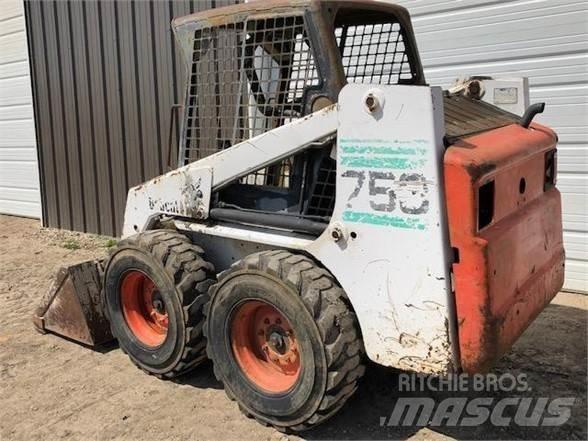Bobcat 753 Lietoti riteņu kompaktiekrāvēji