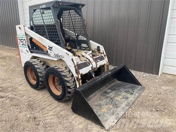 Bobcat 753 Lietoti riteņu kompaktiekrāvēji