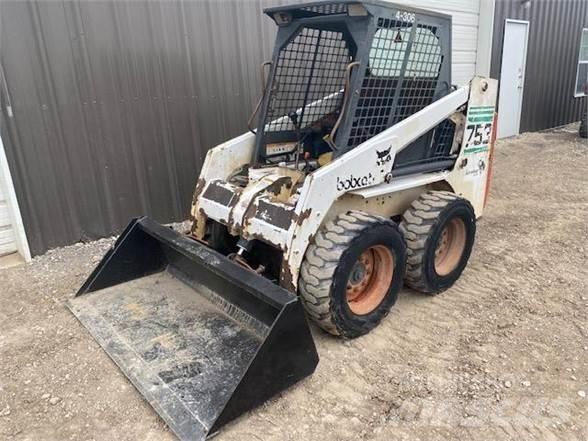 Bobcat 753 Lietoti riteņu kompaktiekrāvēji