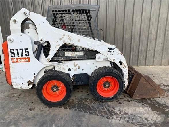 Bobcat S175 Lietoti riteņu kompaktiekrāvēji
