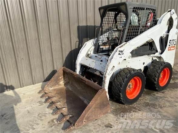 Bobcat S175 Lietoti riteņu kompaktiekrāvēji