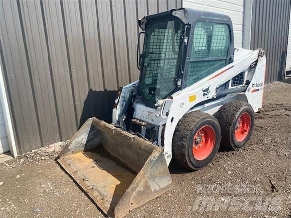 Bobcat S450 Lietoti riteņu kompaktiekrāvēji