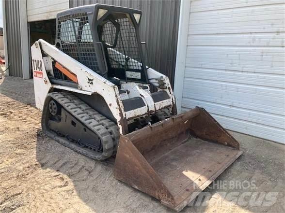 Bobcat T140 Lietoti riteņu kompaktiekrāvēji