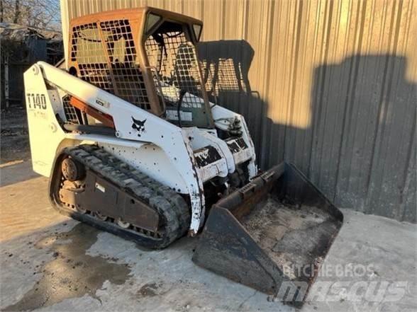 Bobcat T140 Lietoti riteņu kompaktiekrāvēji