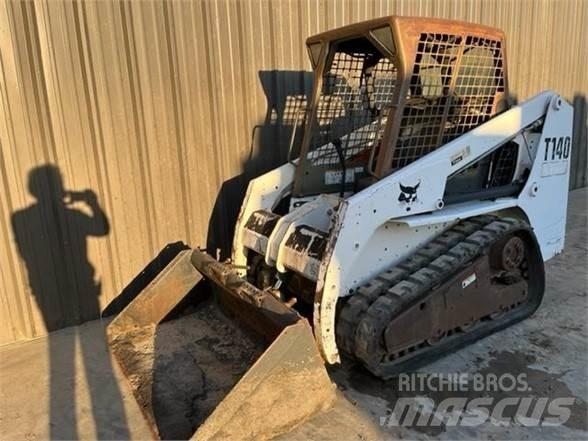 Bobcat T140 Lietoti riteņu kompaktiekrāvēji