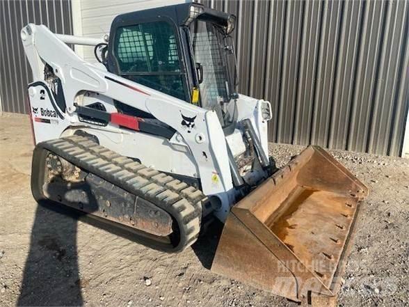 Bobcat T870 Lietoti riteņu kompaktiekrāvēji