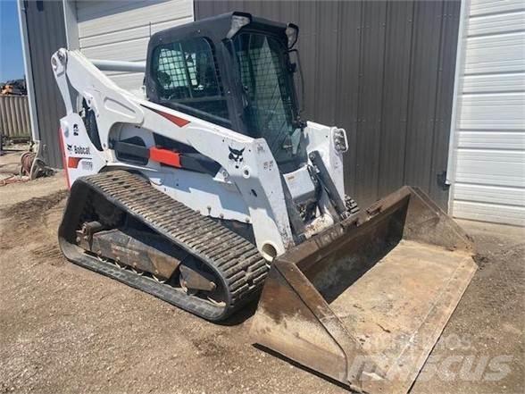 Bobcat T870 Lietoti riteņu kompaktiekrāvēji