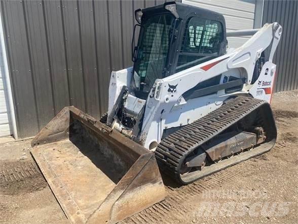 Bobcat T870 Lietoti riteņu kompaktiekrāvēji