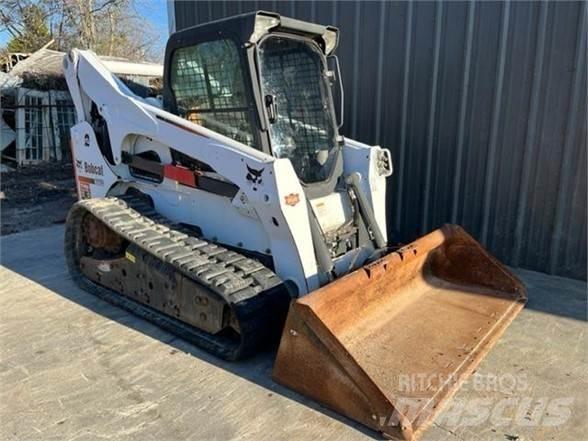 Bobcat T870 Lietoti riteņu kompaktiekrāvēji