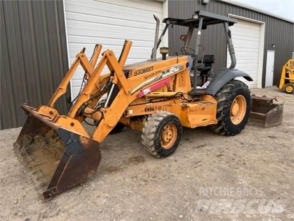 CASE 570M XT Iekrāvēji uz riteņiem