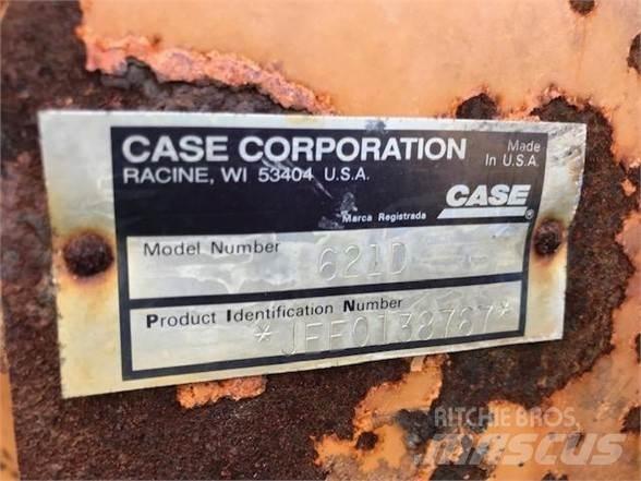 CASE 621D Iekrāvēji uz riteņiem