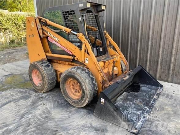 CASE 90XT Lietoti riteņu kompaktiekrāvēji
