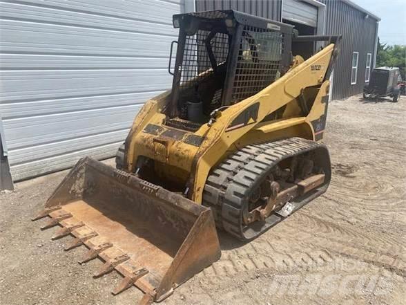 CAT 252 Lietoti riteņu kompaktiekrāvēji
