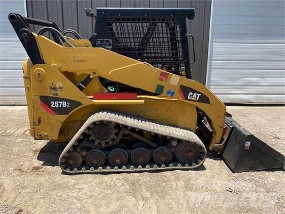 CAT 257B2 Lietoti riteņu kompaktiekrāvēji