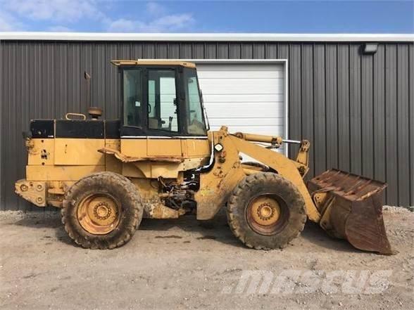 CAT 918F Iekrāvēji uz riteņiem