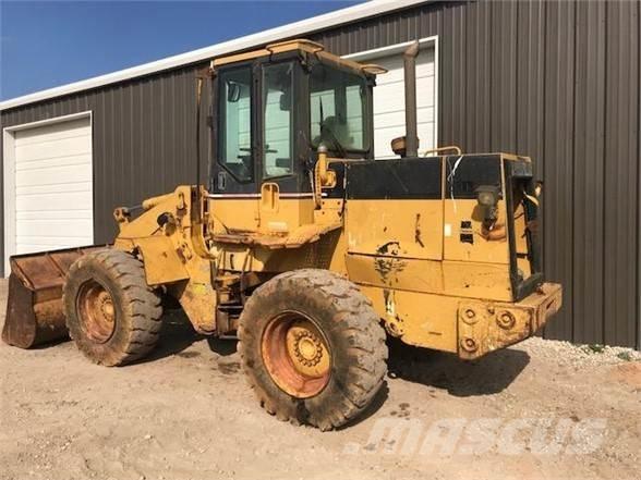 CAT 918F Iekrāvēji uz riteņiem