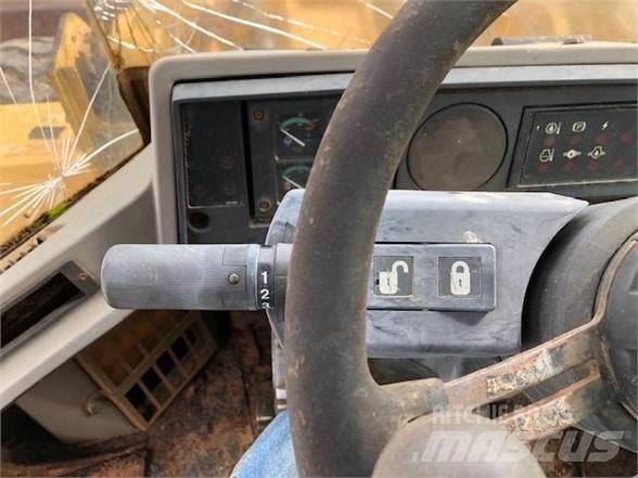 CAT 924F Iekrāvēji uz riteņiem