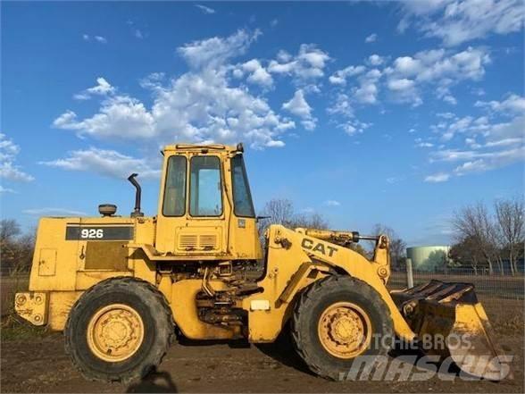 CAT 926 Iekrāvēji uz riteņiem