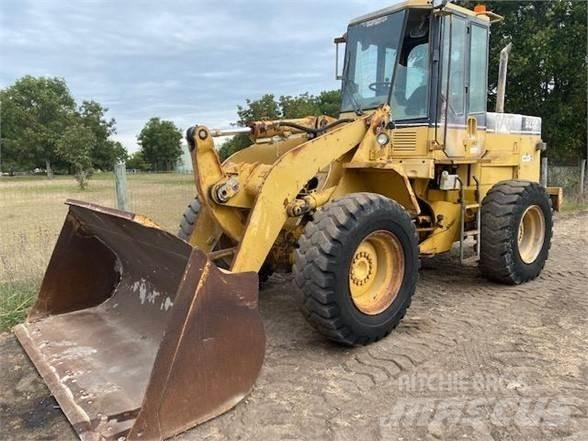 CAT 928F Iekrāvēji uz riteņiem