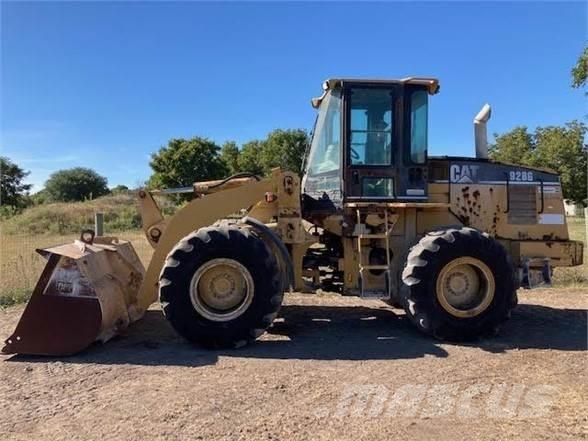 CAT 928G Iekrāvēji uz riteņiem