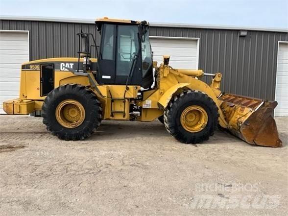CAT 950 Iekrāvēji uz riteņiem