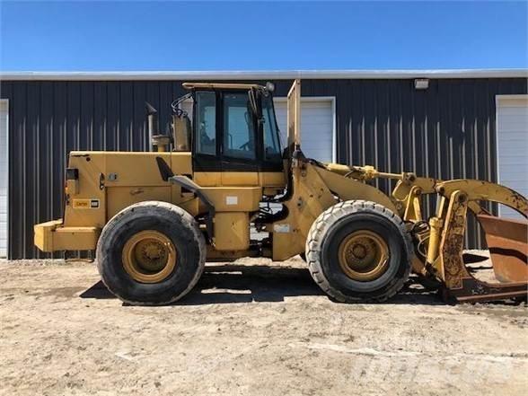 CAT 950F Iekrāvēji uz riteņiem